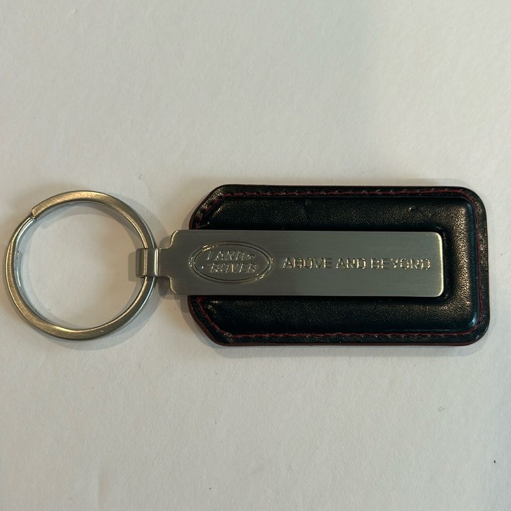 NWOT Land Rover Above And Beyond Leather Key Chain